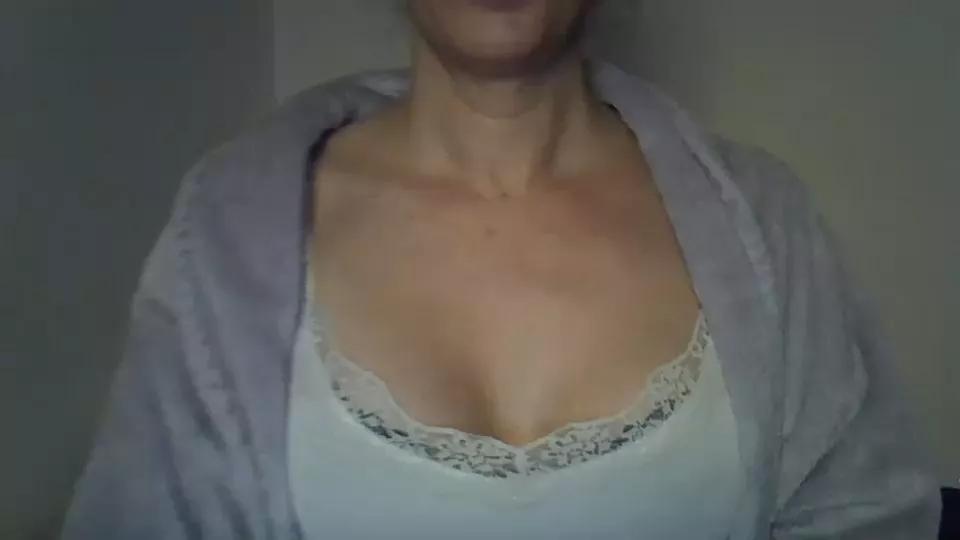 naughtyxana on Cam4 