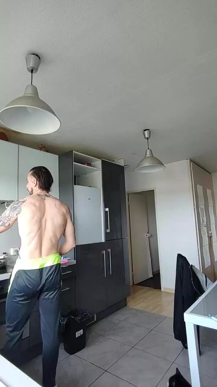 Neotrix33 on Cam4 