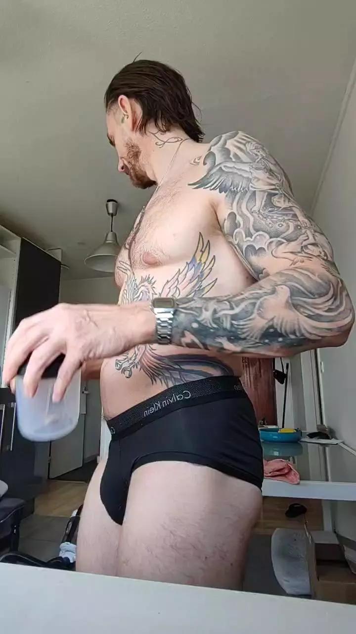Neotrix33 on Cam4 