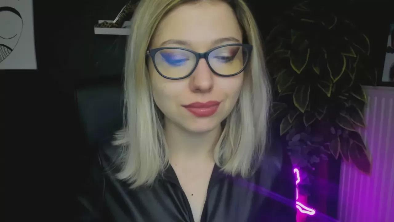 niceHEIDI on Cam4 