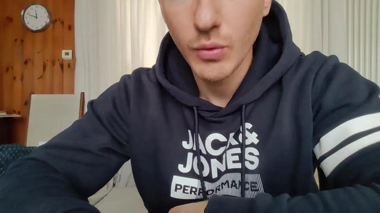 Offline NickHolden90___ on Cam4