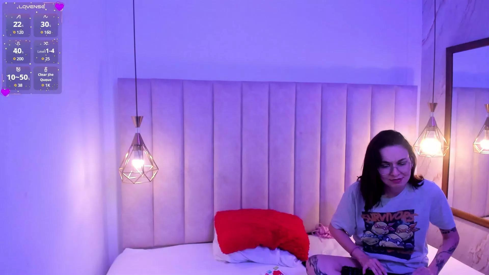 Offline NicoleFerrel on Cam4