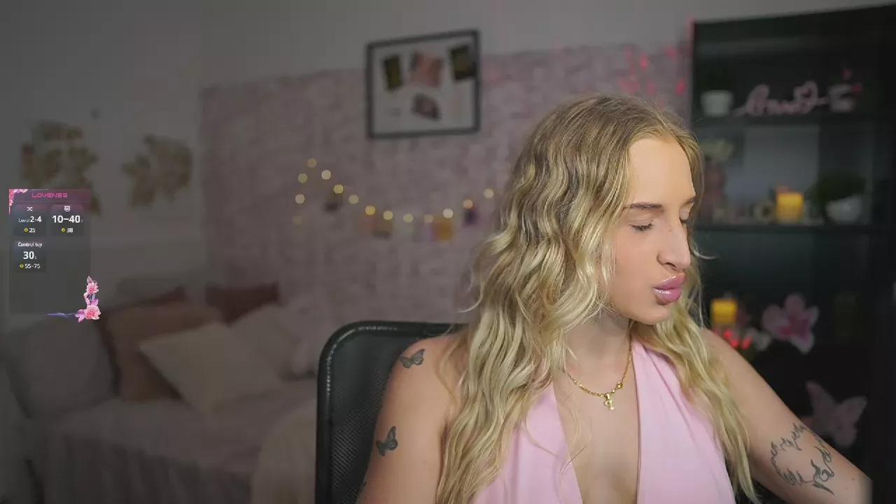 Nicolette__Shea on Cam4 
