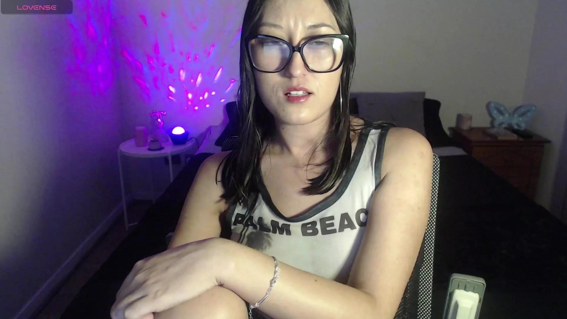 Ninimoon on Cam4 