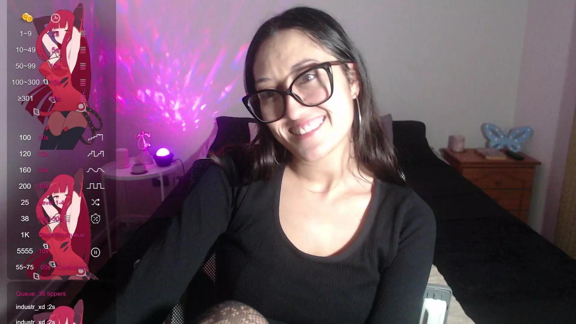 Ninimoon on Cam4 