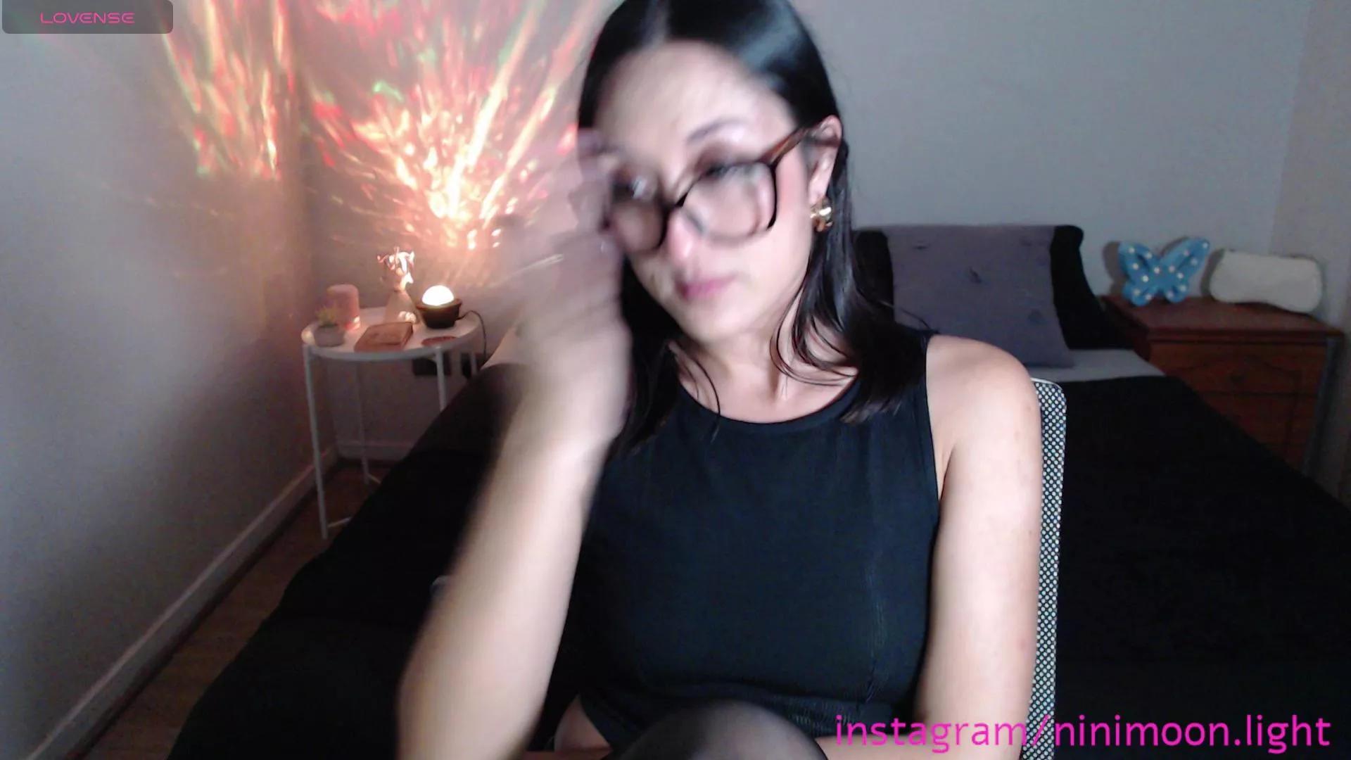 Ninimoon on Cam4 