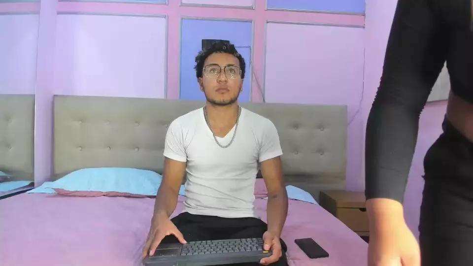Noa_N_Carolain on Cam4 