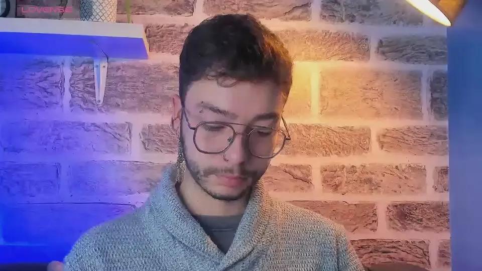 Offline Noah_riccii on Cam4