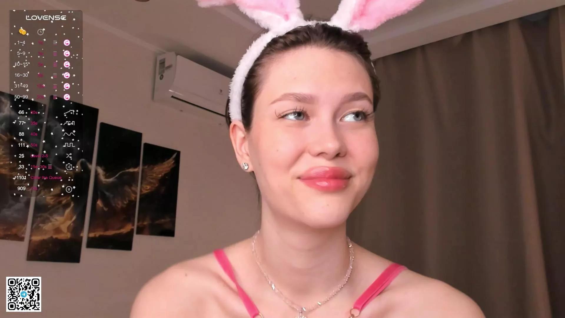 NoreenChing on Cam4 