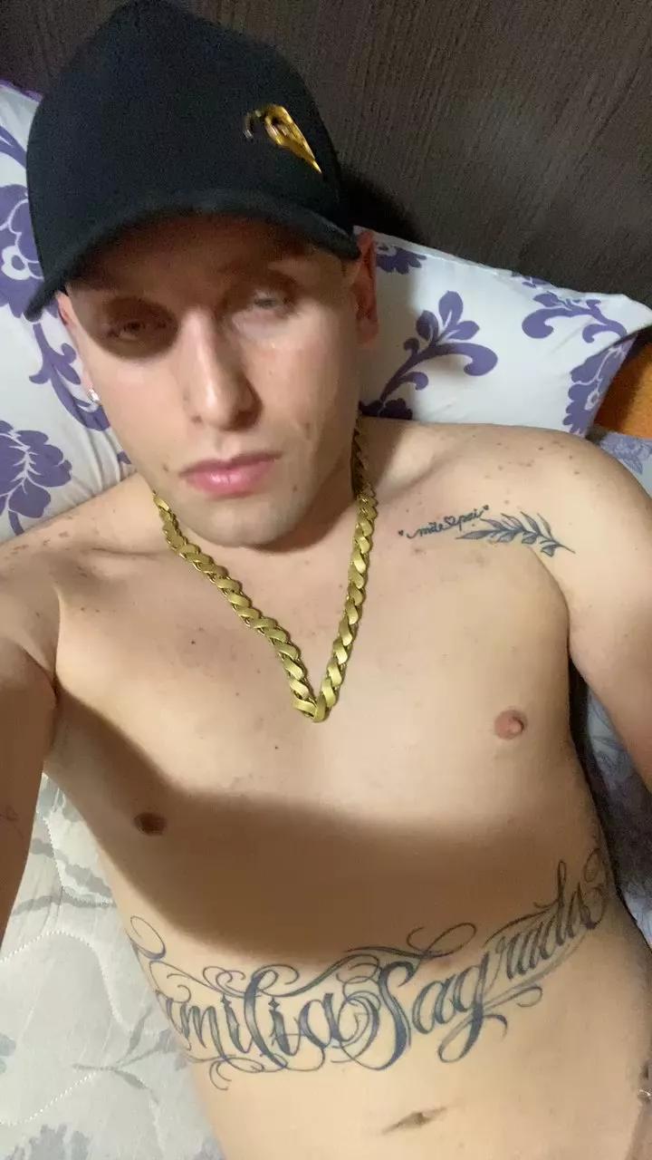 Novinhotatooo on Cam4