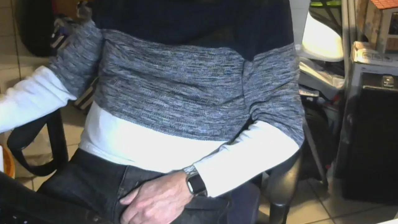 NudeFun77 on Cam4 