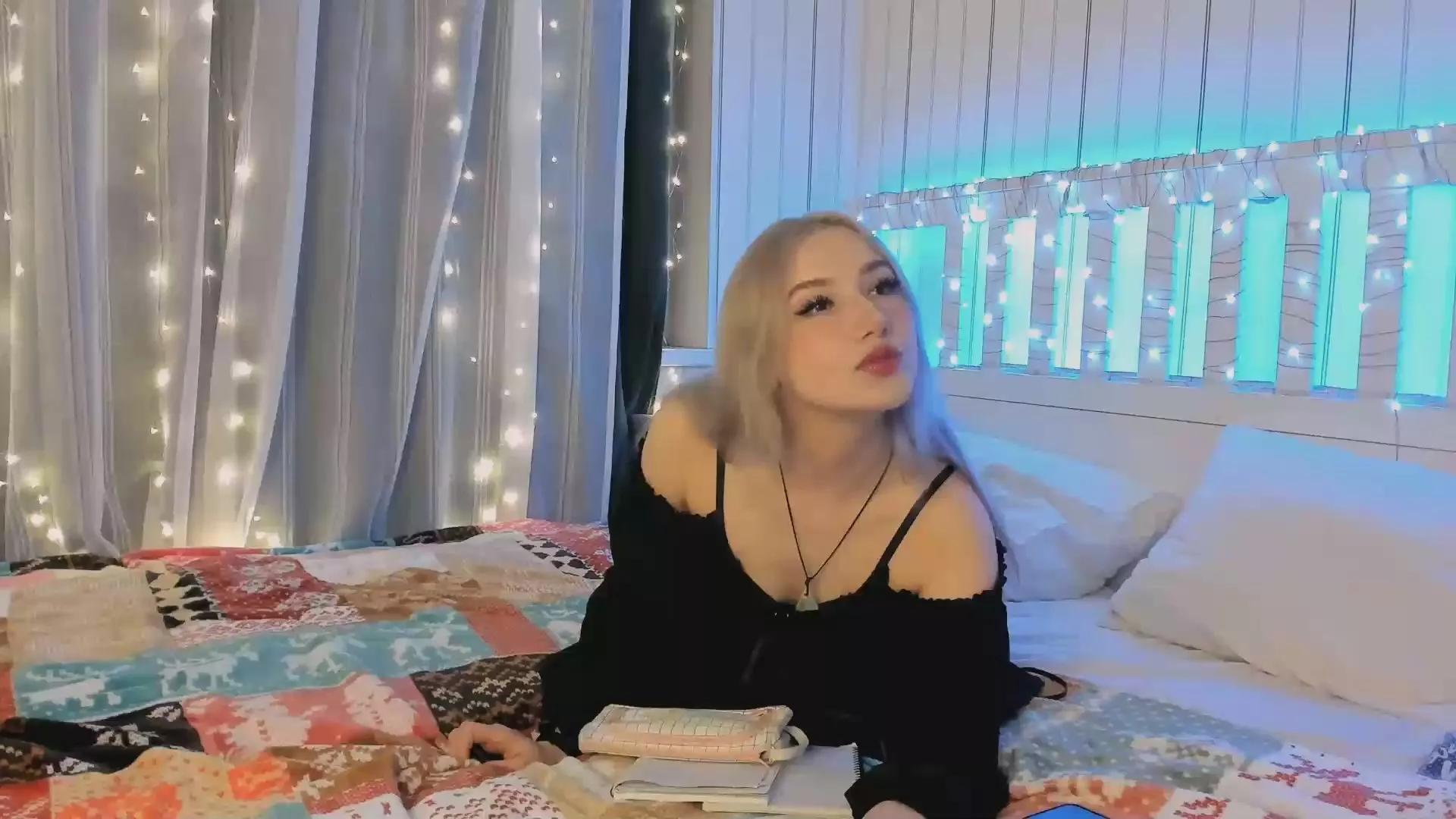 OdelynaCornett on Cam4 