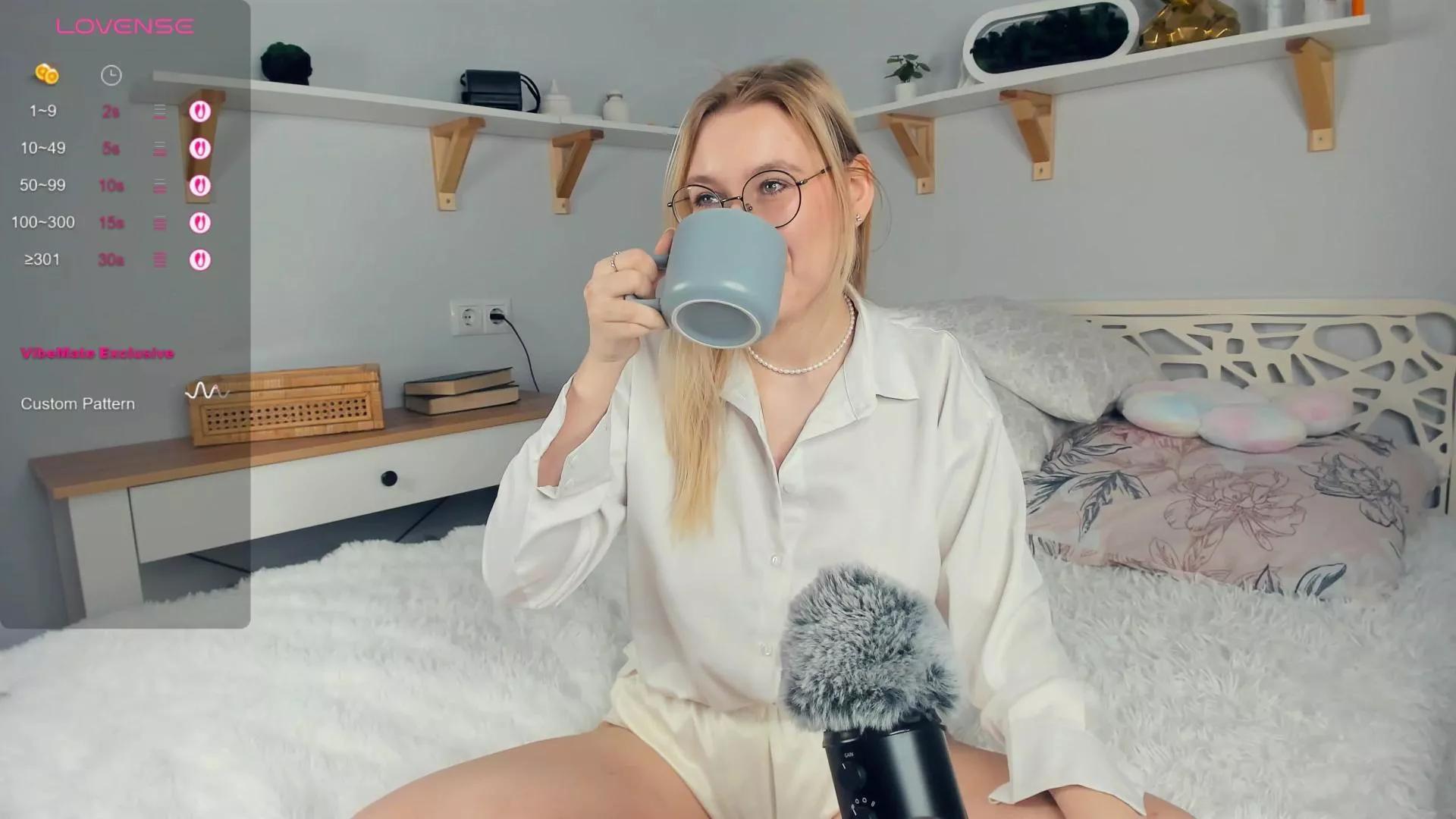 OdiliaBoggess on Cam4 