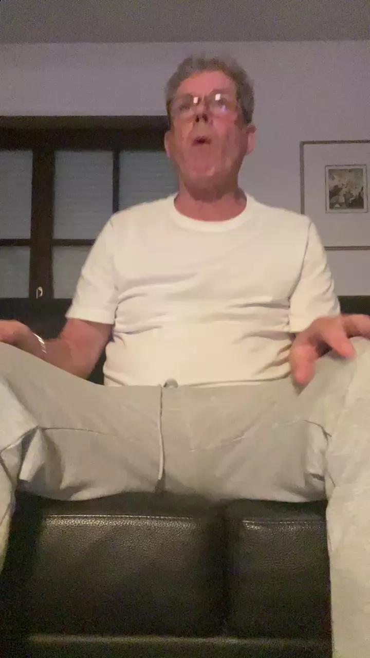 oldiehot1957 on Cam4 