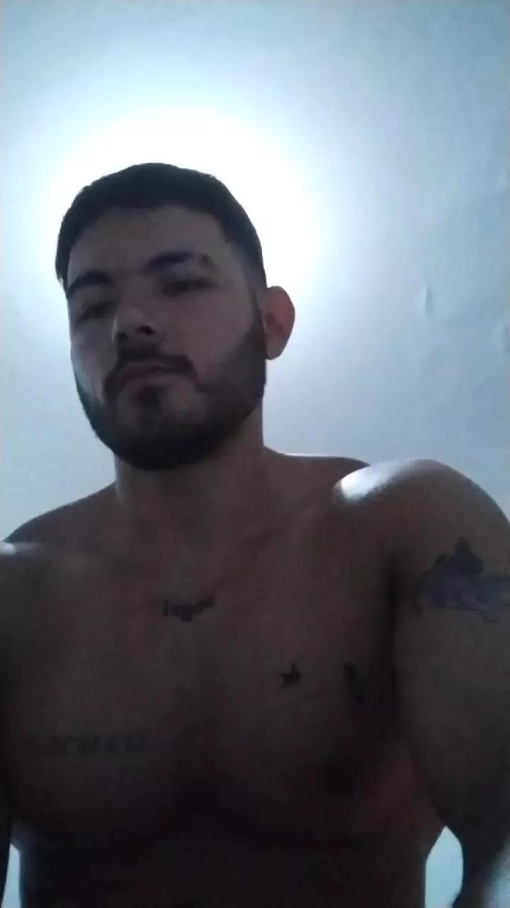Oliver_kal on Cam4 