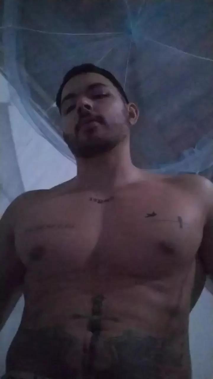 Oliver_kal on Cam4 