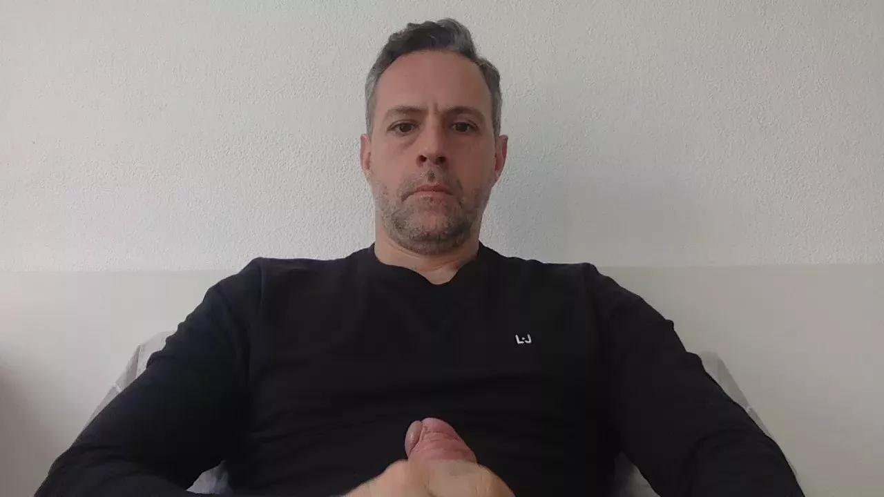 omarbig88 on Cam4 