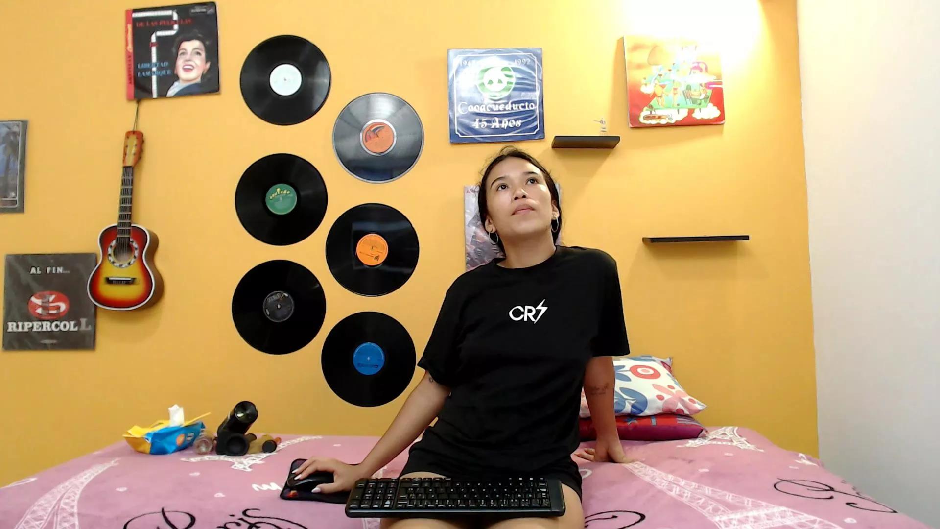 orianasexy67 on Cam4 