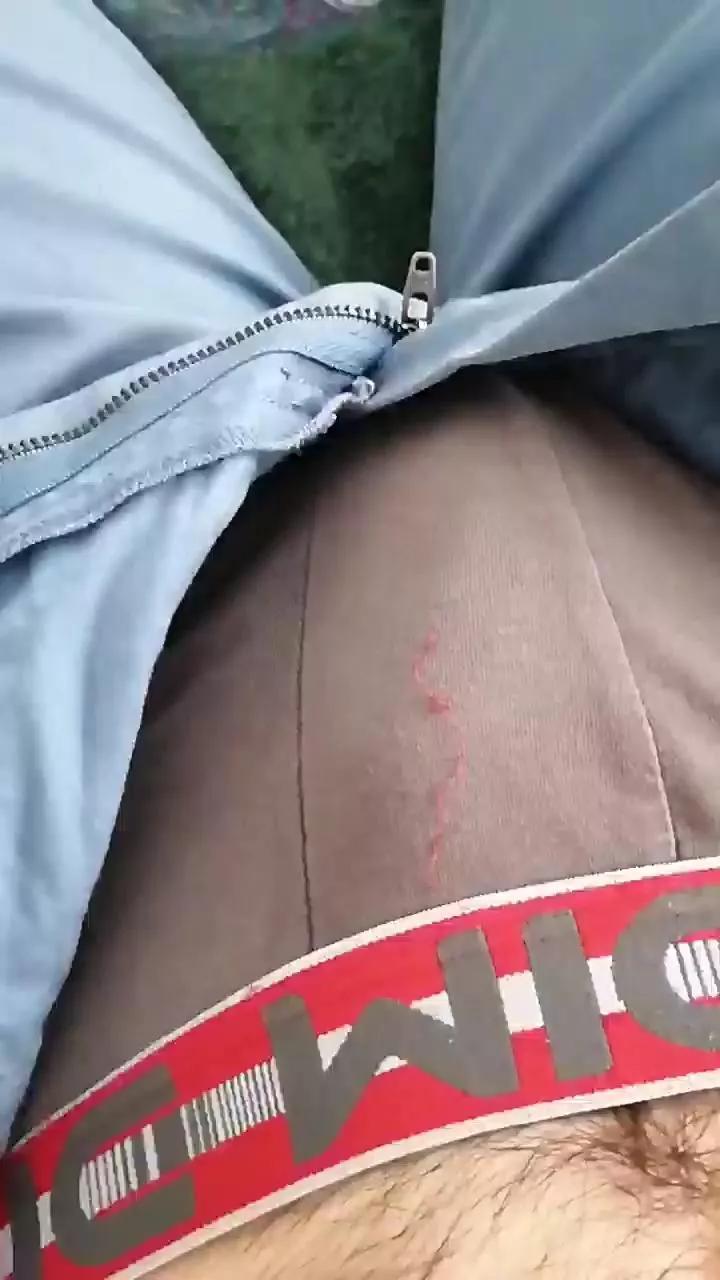 pantpissing on Cam4 