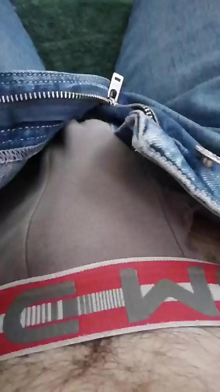 pantpissing on Cam4 