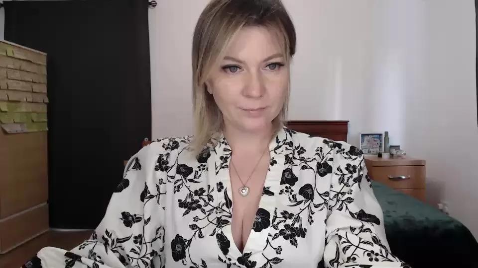ParadiseAlina on Cam4 