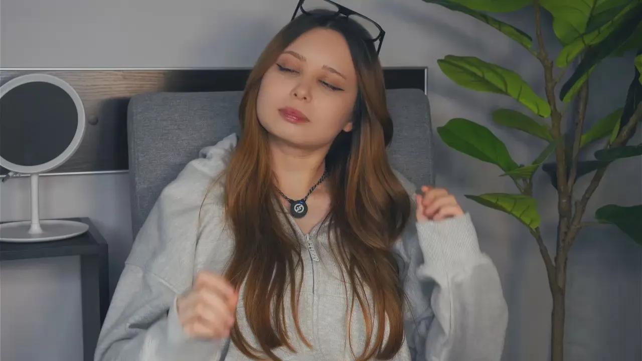 Masturbate to 24 years old PearlMarkovich from Cam4 PearlMarkovich from Cam4