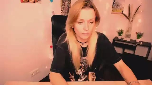 PeppyMia on Cam4