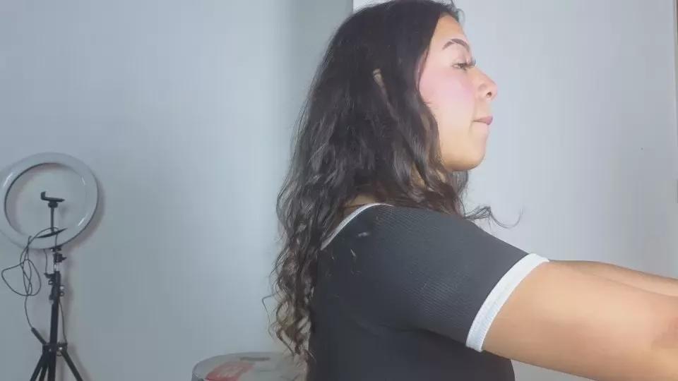Perlita_Suarez on Cam4 