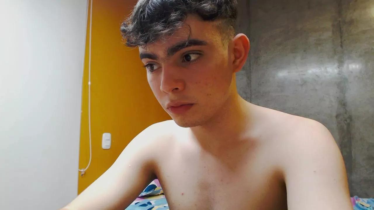 petitegigant on Cam4