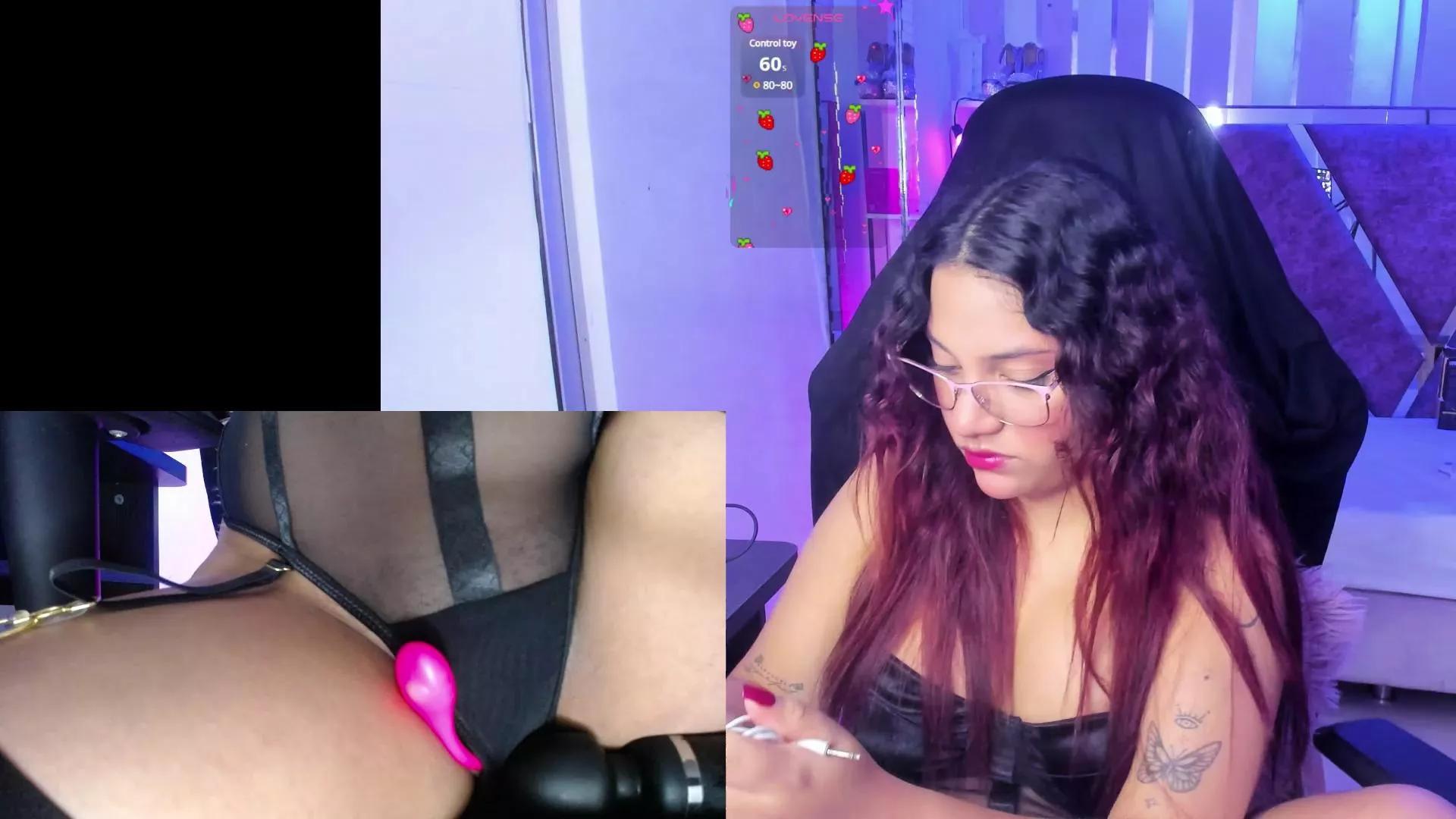 PetiteSofia on Cam4 