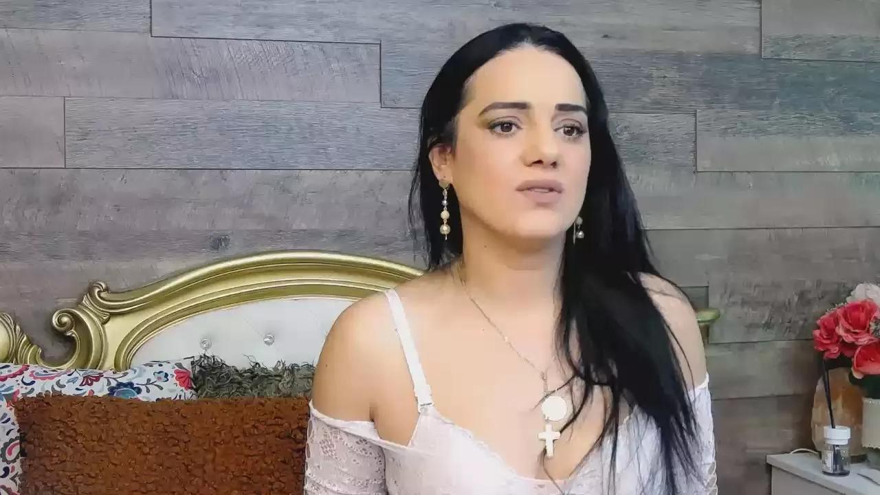 PlayfulSamy on Cam4 