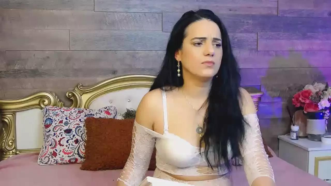 PlayfulSamy on Cam4 