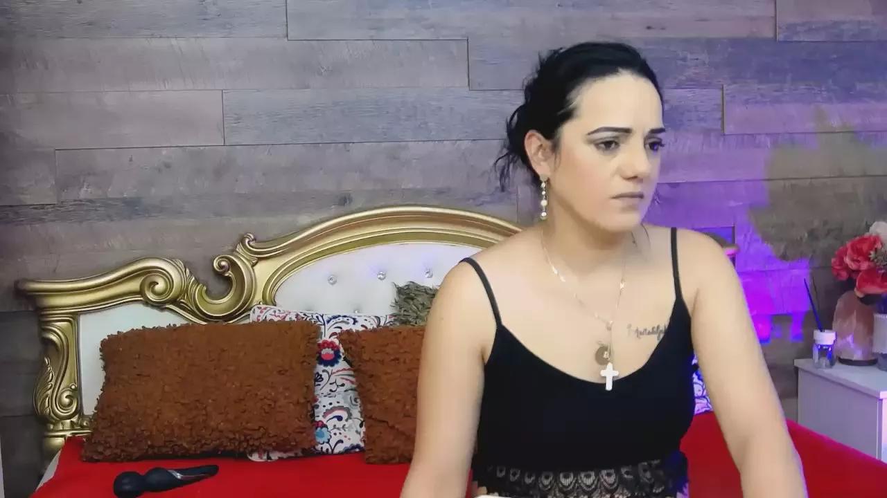 PlayfulSamy on Cam4 