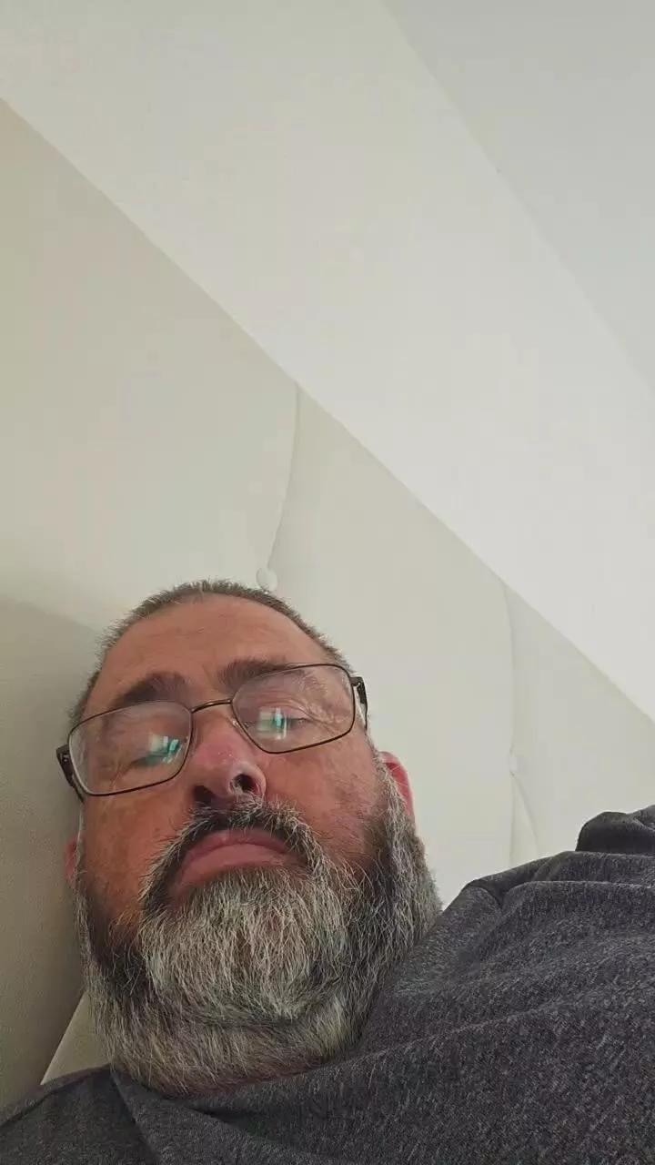 Polla_calientes on Cam4 