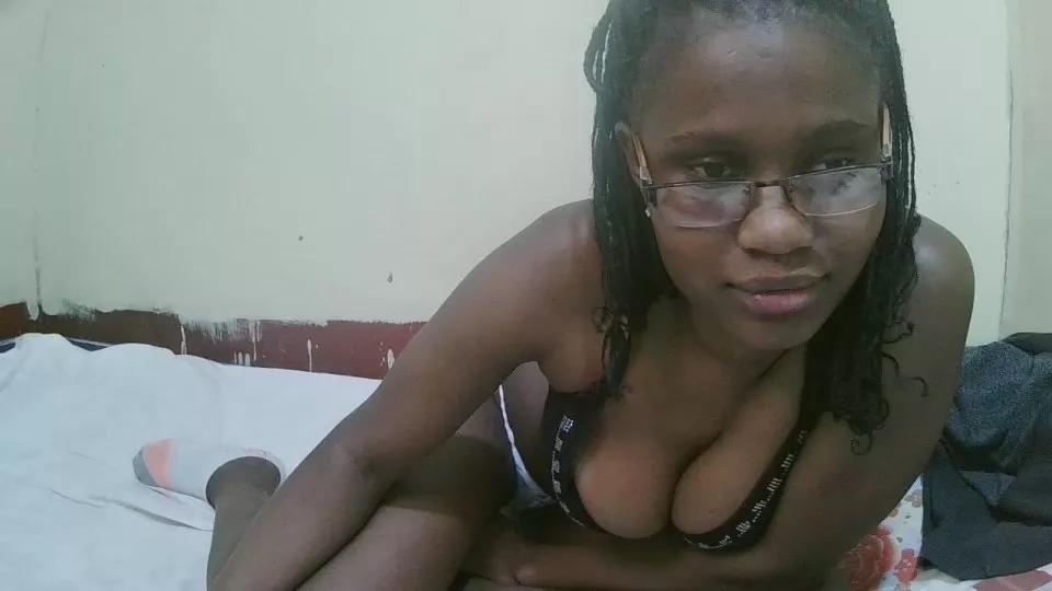 pretty_sonia on Cam4 