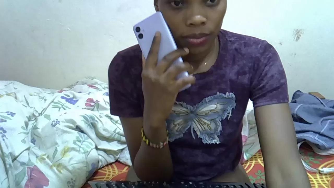 Prettybeti on Cam4 