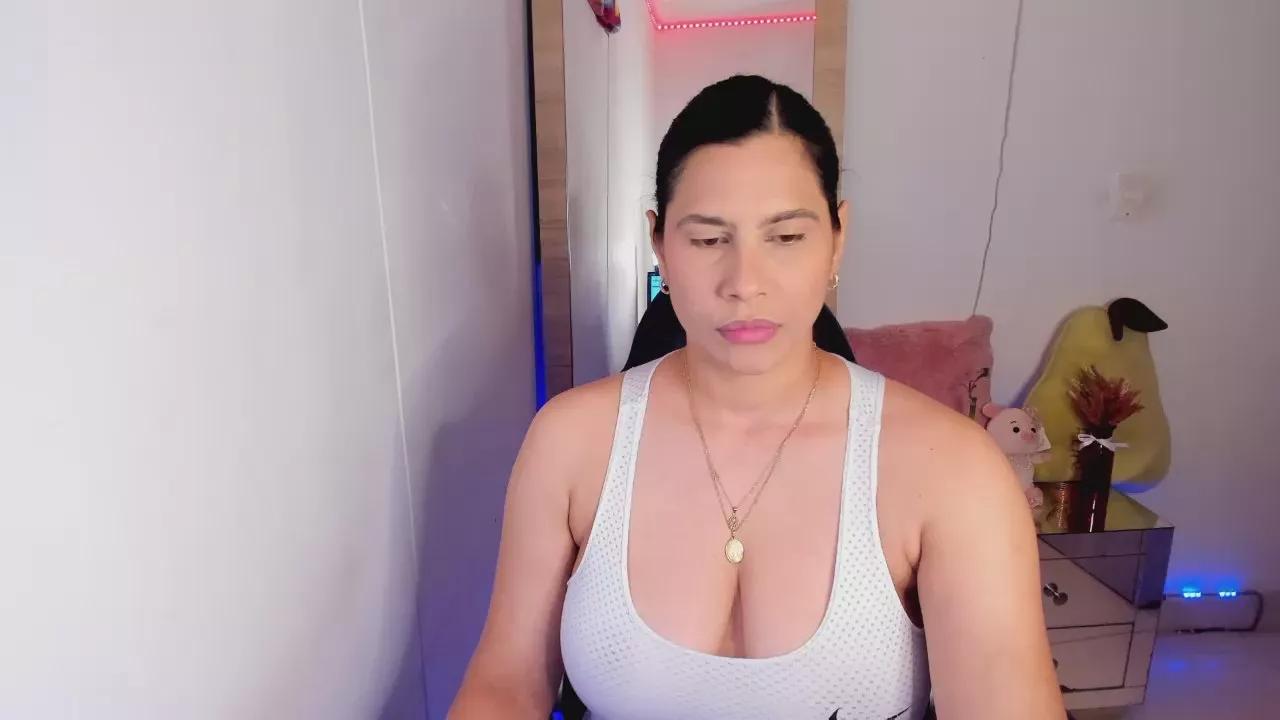 prettytylor on Cam4 
