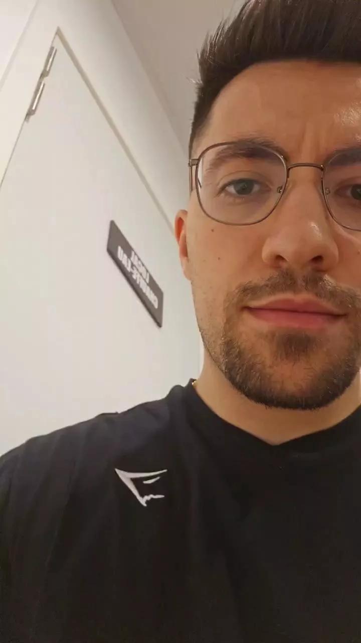 Offline Publicdick97 on Cam4