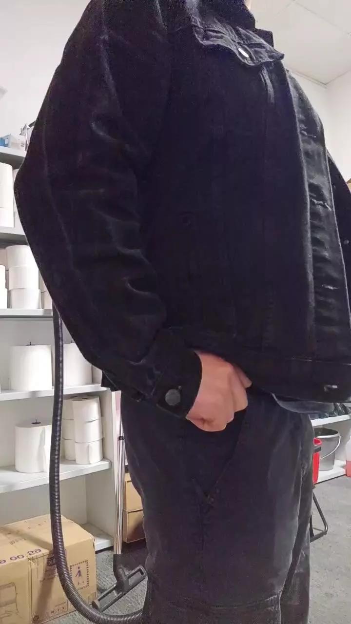 Offline Publicdick97 on Cam4