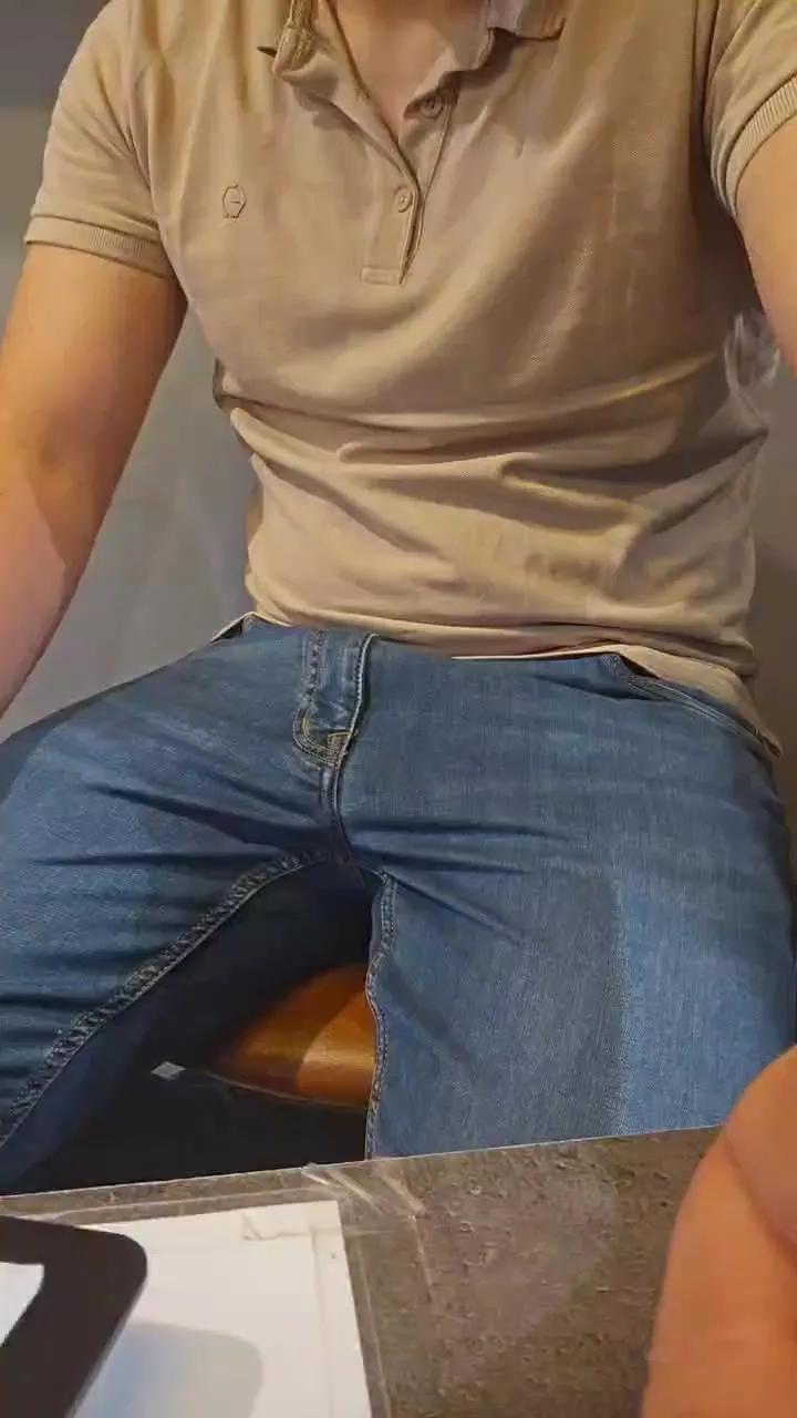 Offline Publicdick97 on Cam4