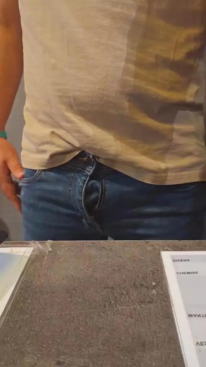 Offline Publicdick97 on Cam4