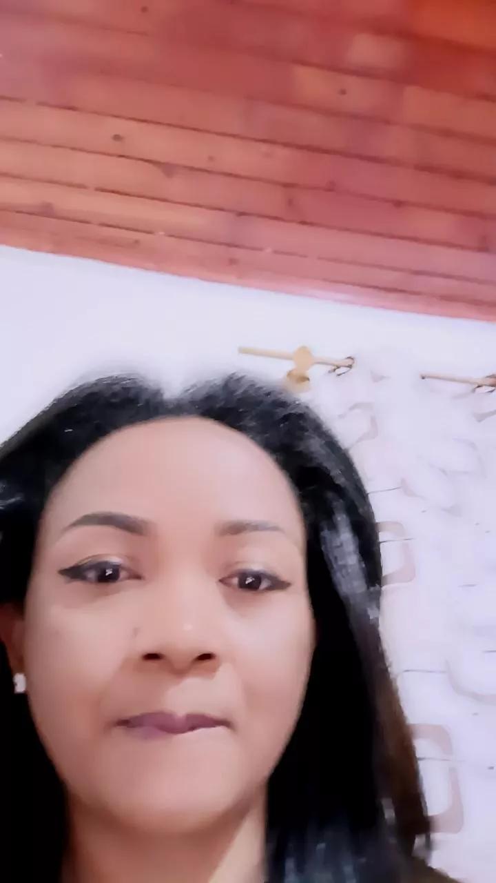 queenny1 on Cam4 