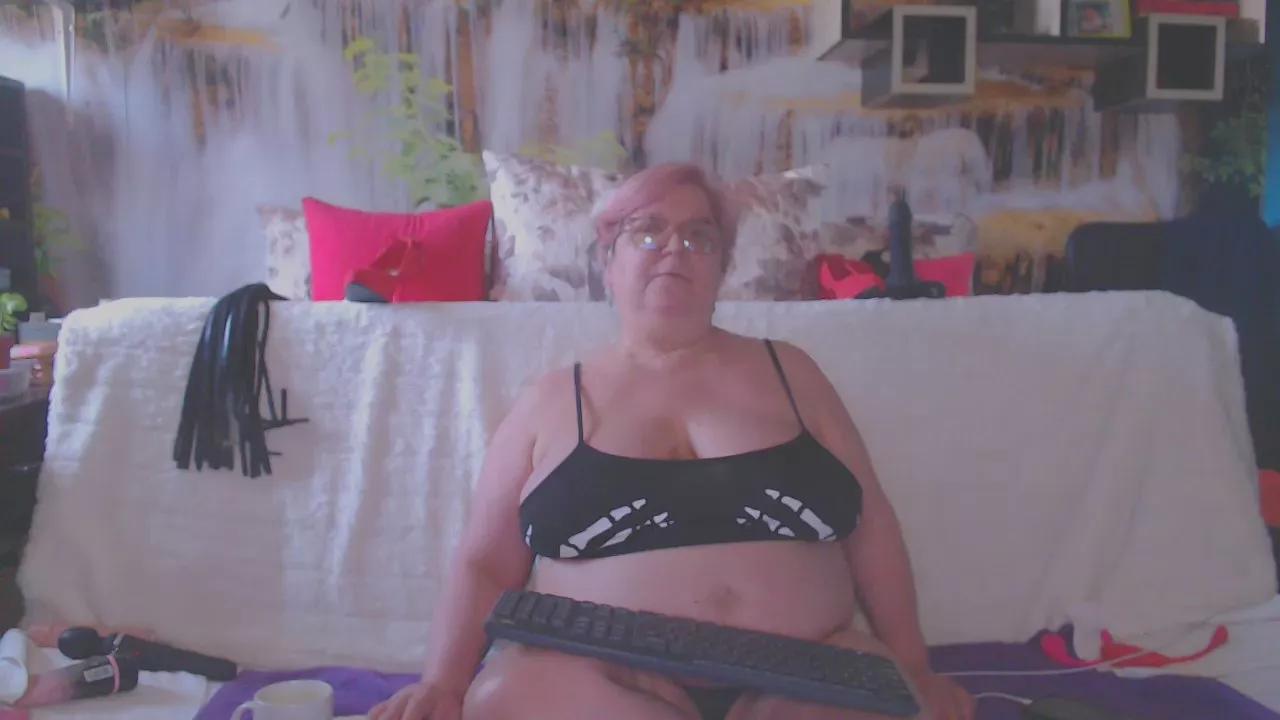 QueenPammy on Cam4 