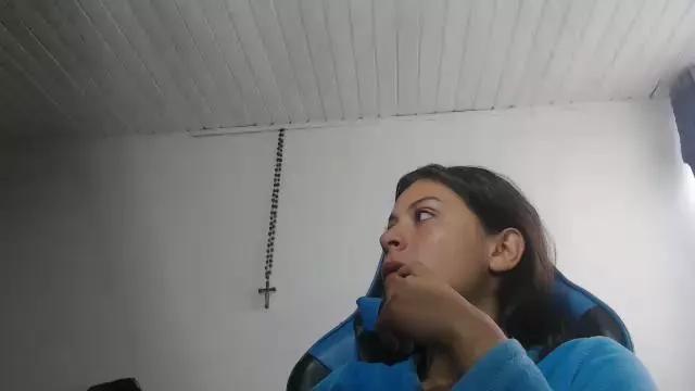 Freechat queenrose_1 on Cam4