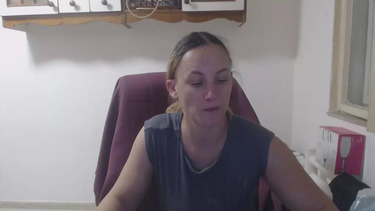 queensinner on Cam4 