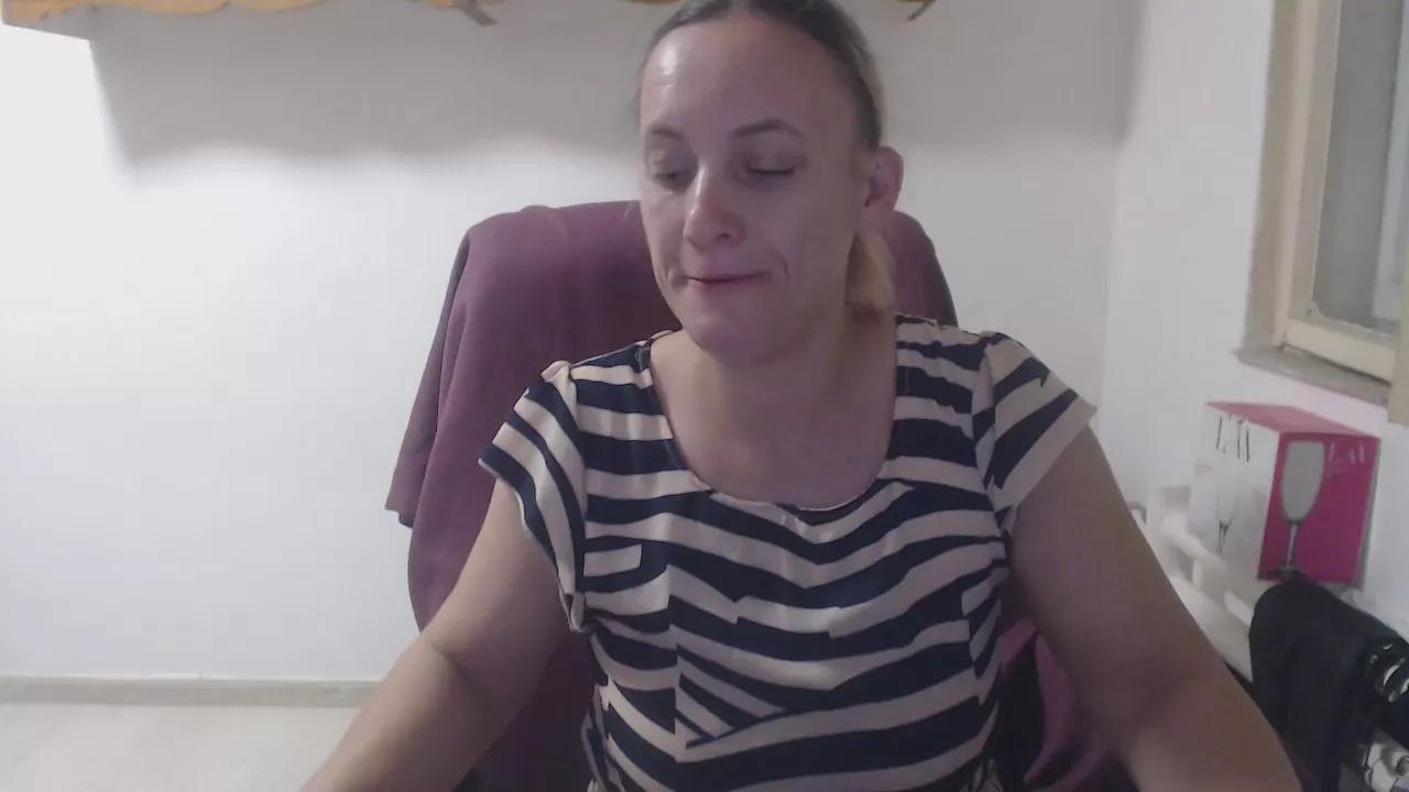 queensinner on Cam4 