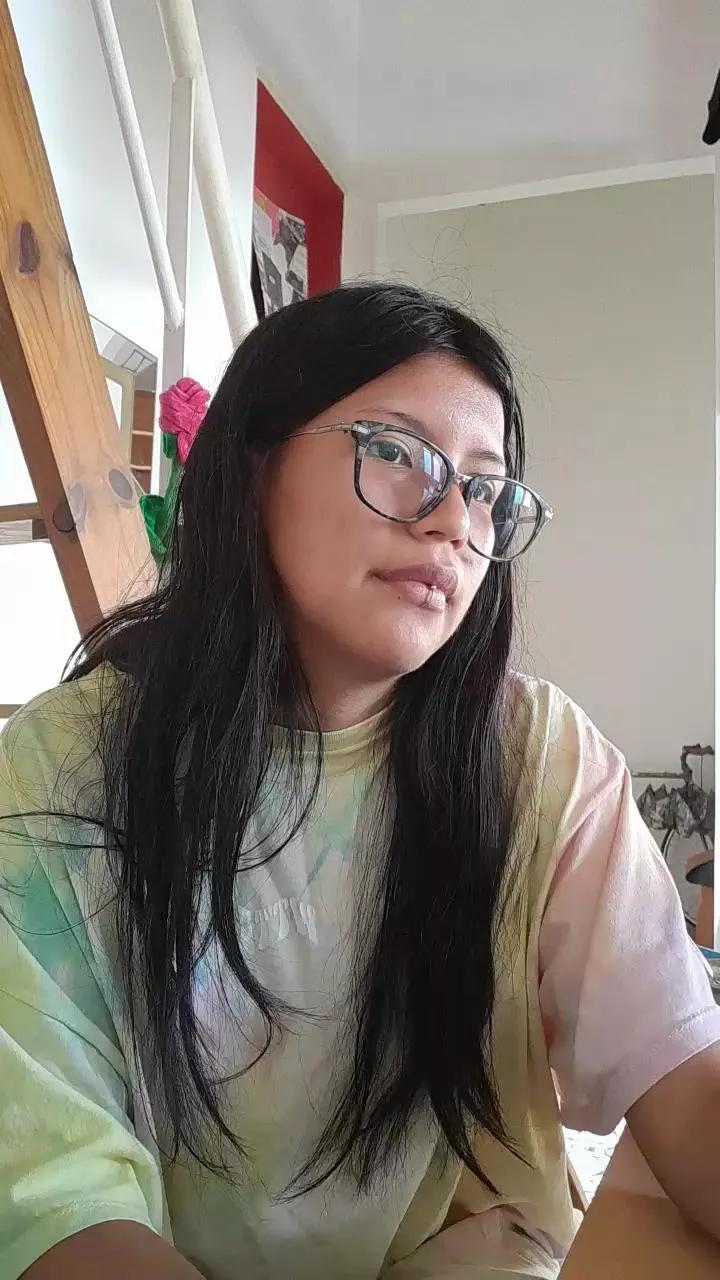 Freechat r0m44 on Cam4