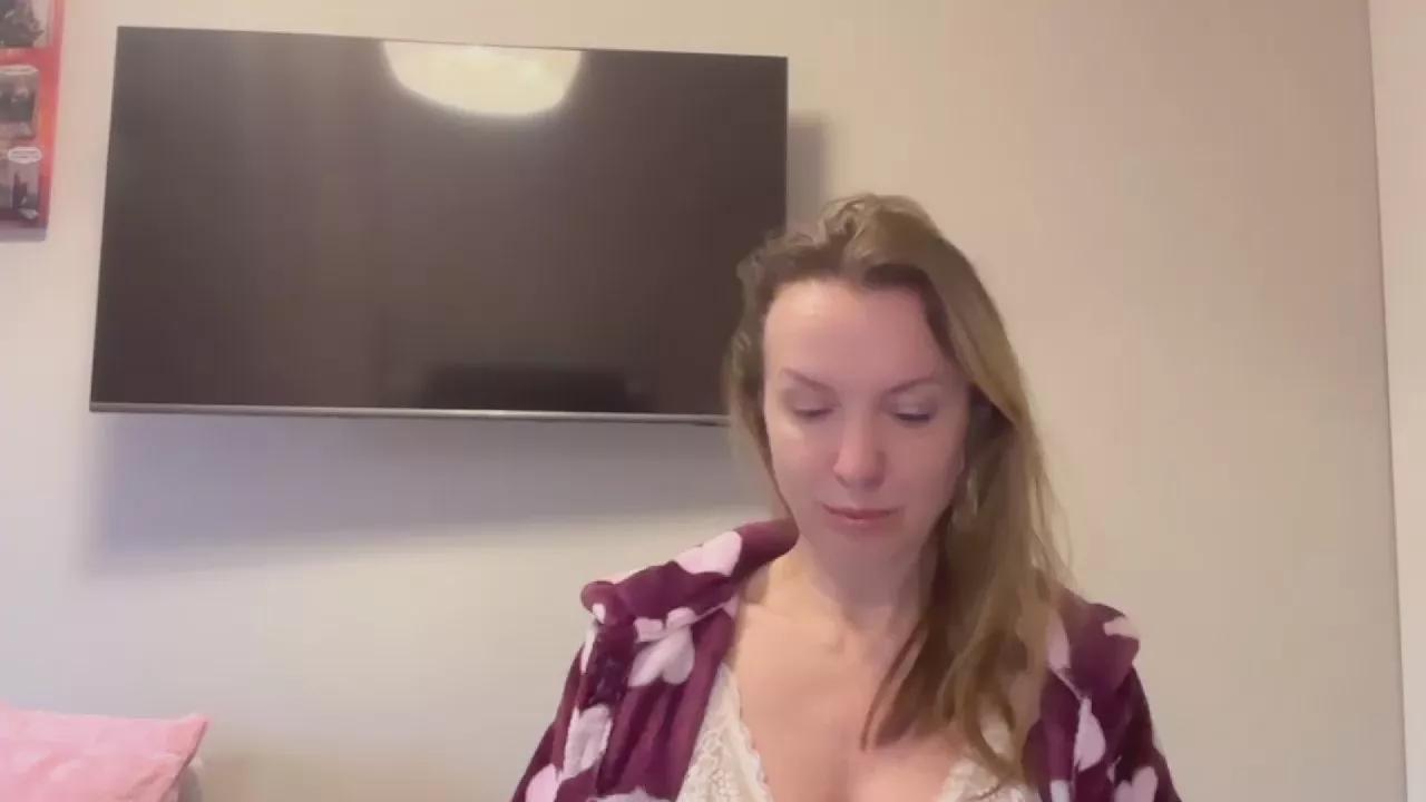 RachelDoll on Cam4 