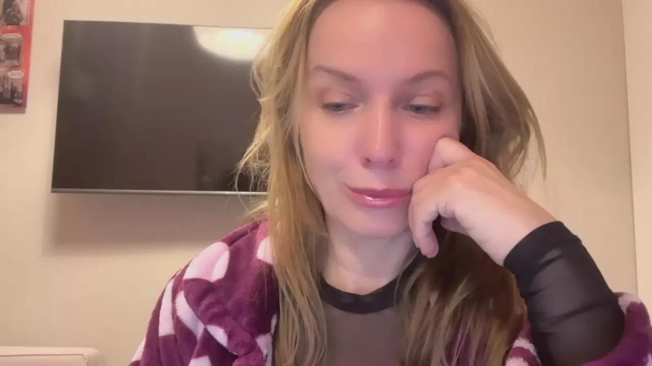 RachelDoll on Cam4 