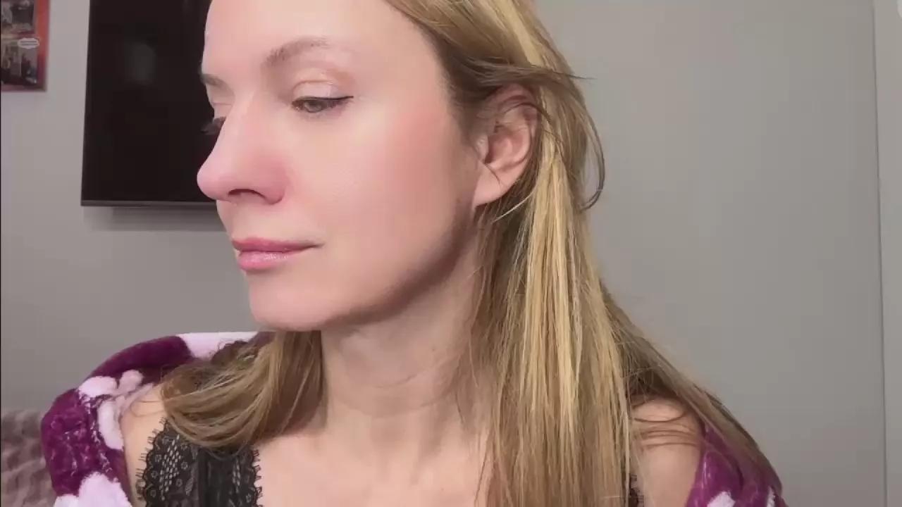 RachelDoll on Cam4 